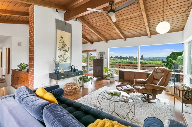 True Mid-Century style with gorgeous details throughout
