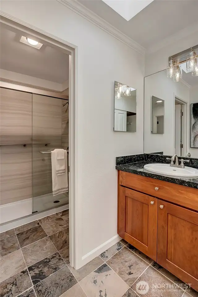 Primary en suite bathroom.
