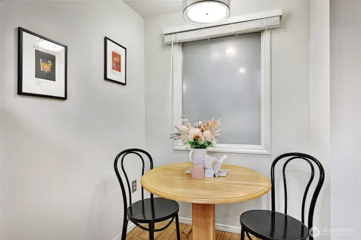 Adorable breakfast nook!