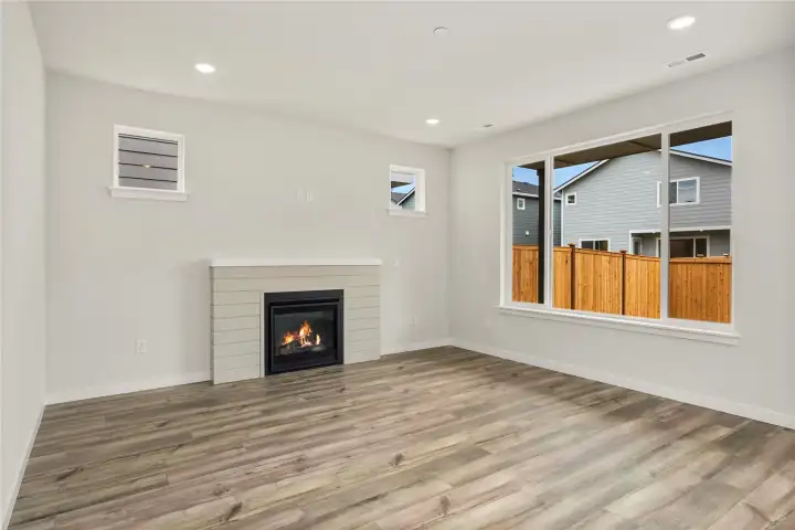 Photos of a previously completed home. Actual colors and finishes may vary. See site agent for details.