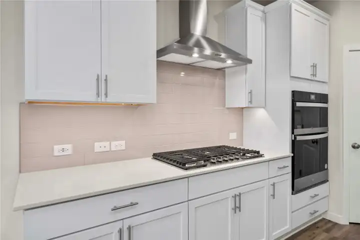 Photos of a previously completed home. Actual colors and finishes may vary. See site agent for details.