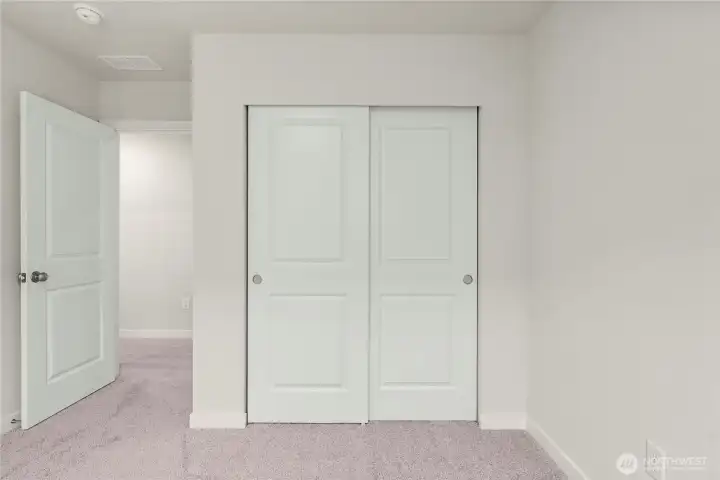 Photos of a previously completed home. Actual colors and finishes may vary. See site agent for details.