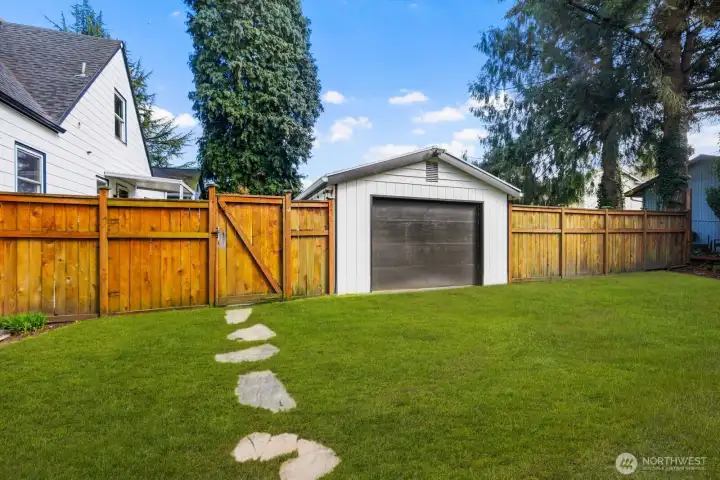 There’s something special about living in a place where you can walk to grab coffee, browse boutiques, or enjoy a spontaneous evening out.