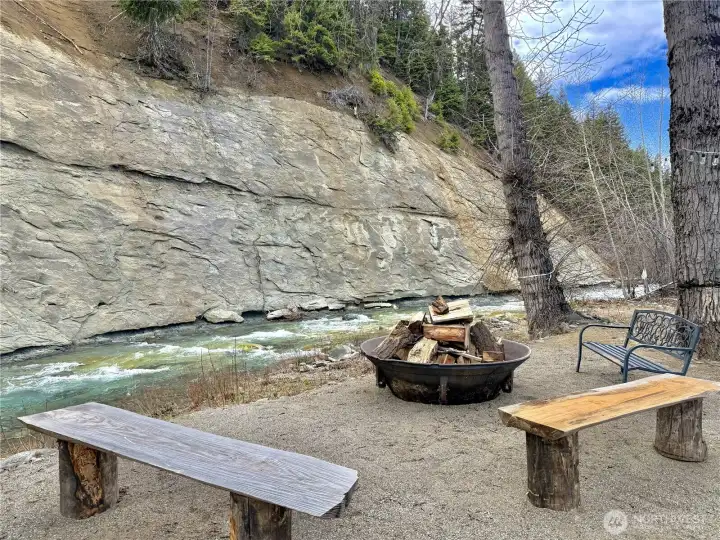 Property is right on the Beautiful Teanaway River