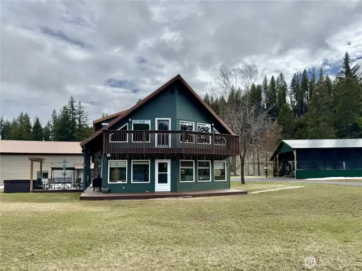 Very well maintained home.