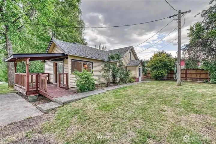 Front with covered deck