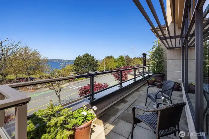 Front deck