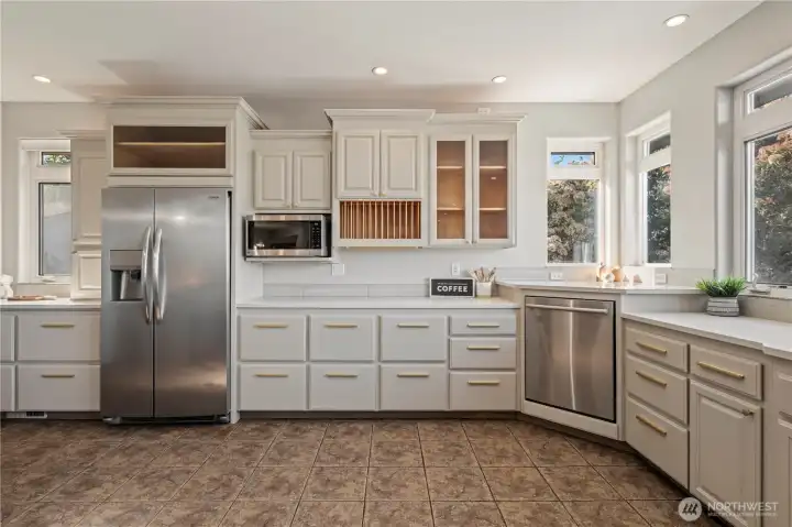 Cabinets for days!