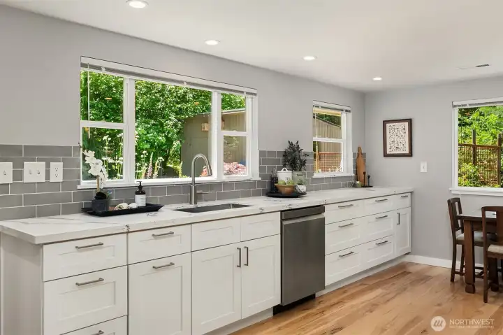 Completely Renovated Chefs Kitchen with Quartz Counters, New Appliances, Stainless Steel Sink - With a View of the Secret Backyard Gardens