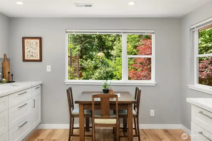 Chef's Kitchen with Breakfast Nook
