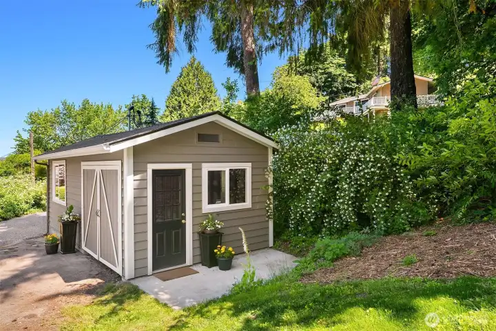 350 sf Outbuilding - Possible DADU or Workshop!