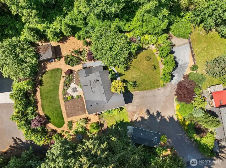 A Hidden Gem! Quaint Cottage on Acreage