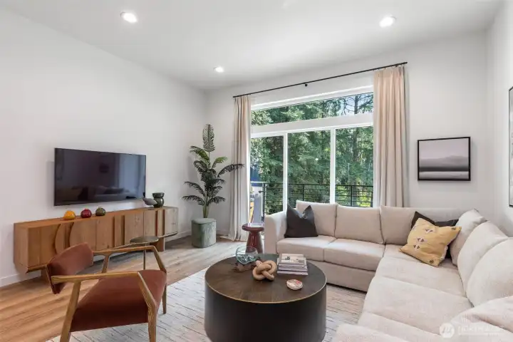 Photos are for illustrative purposes only and may depict a different floor plan in the community. Actual layout & specifications vary.