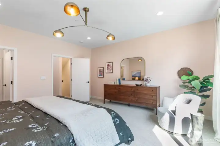 Photos are for illustrative purposes only and may depict a different floor plan in the community. Actual layout & specifications vary.