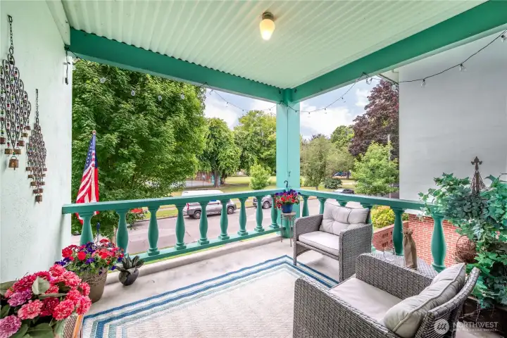 Great covered patio overlooking the park