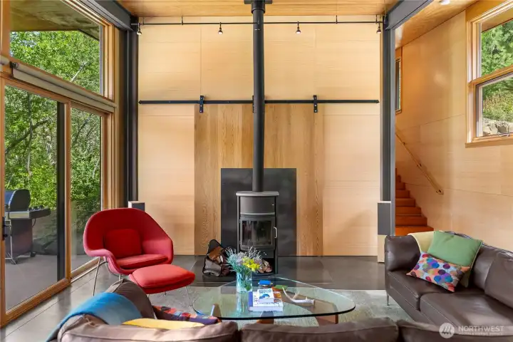 Sliding barn doors turn the nest into a private guest suite. Sliding barn doors turn the nest into a private guest suite.