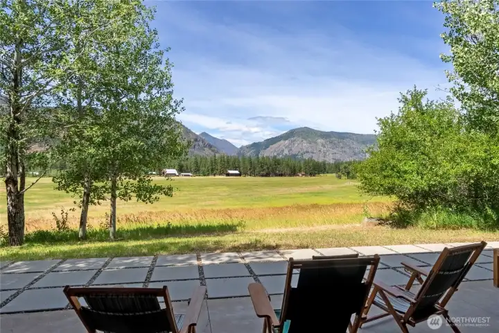 The terrace captures the beauty of the meadow and the North Cascade mountains beyond. The terrace captures the beauty of the meadow and the North Cascade mountains beyond.