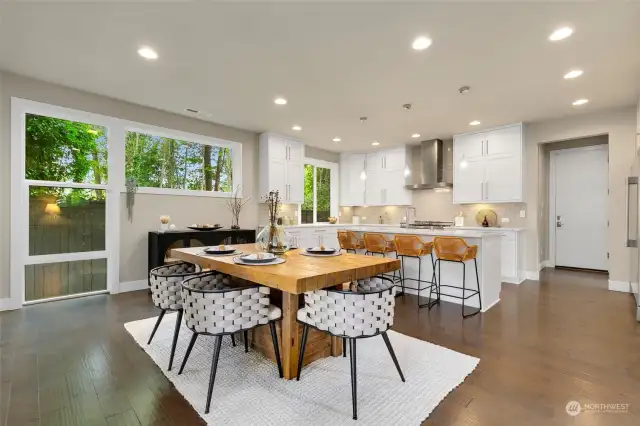 Fantastic kitchen & dining space makes entertaining easy.