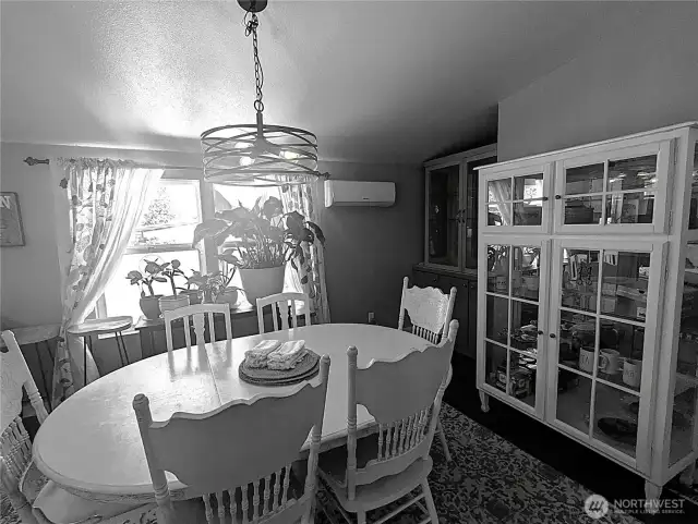 Dining room.
