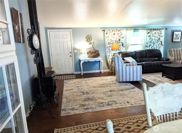 Dining room.
