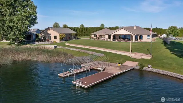 170' of lakefront!