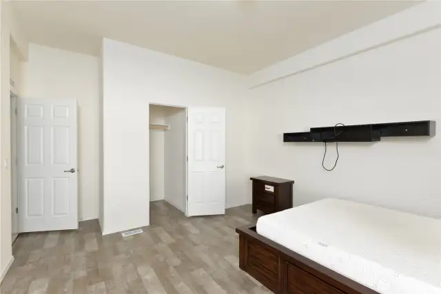 Guest bedroom toward hallway