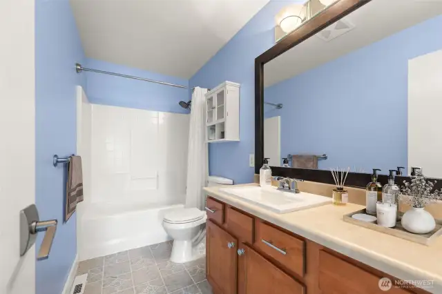 Full upstairs main bath.