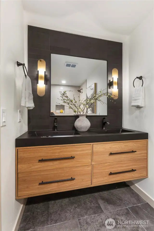 Main level bath