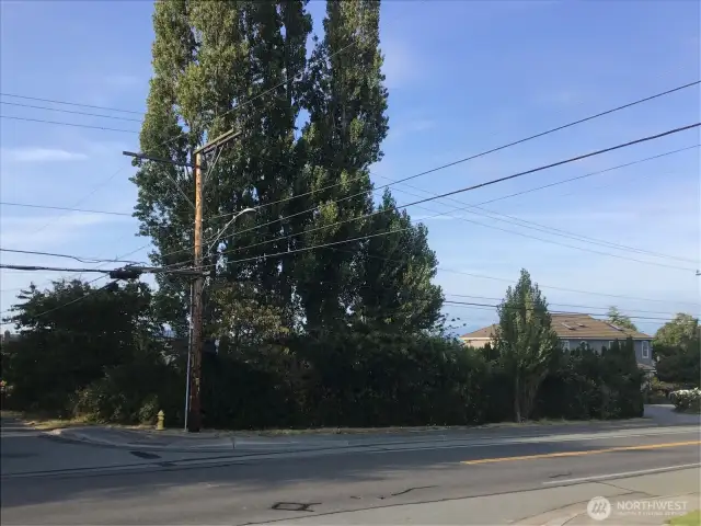 Taken from across 32nd street looking North east to the subject lot