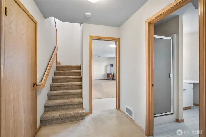 lower level foyer. Storage area to left.