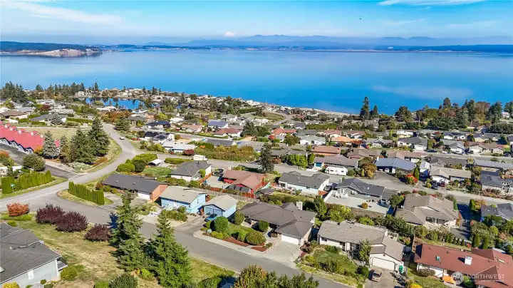 Beautiful view. It was a hazy day. Clear days you can see the mountain beter.