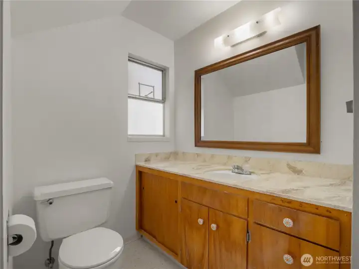 Upstairs full bath