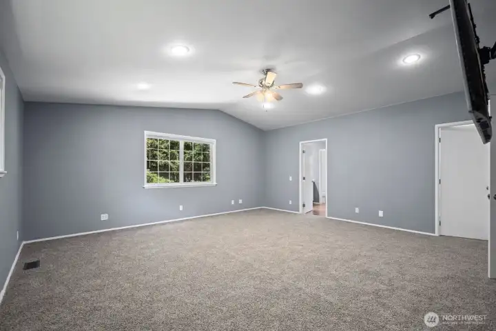 primary bedroom toward primary bathroom