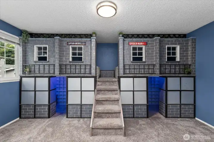 bedroom 3 built in features