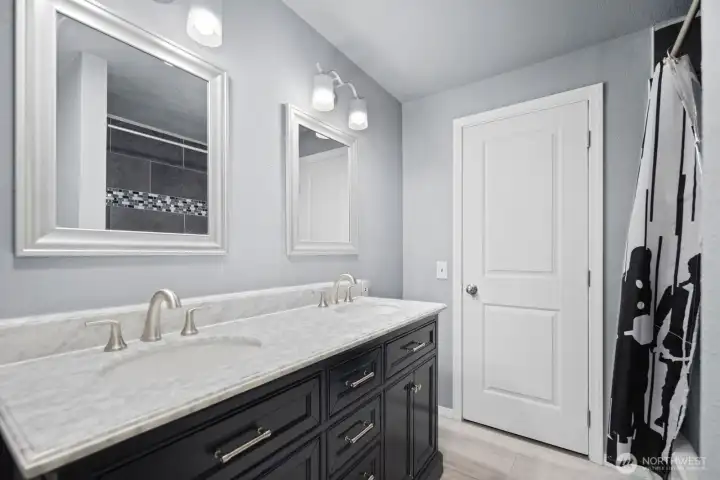 upstairs full bathroom