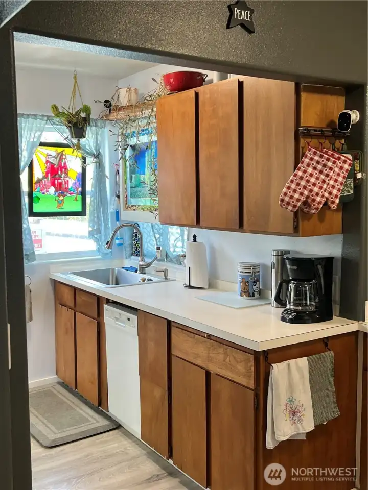 Small but mighty dishwasher for your convenience Small but mighty dishwasher for your convenience