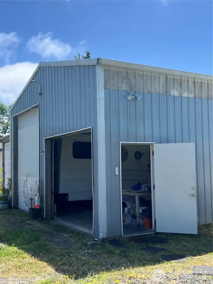 24 x 36 garage with 3 doors 24 x 36 garage with 3 doors