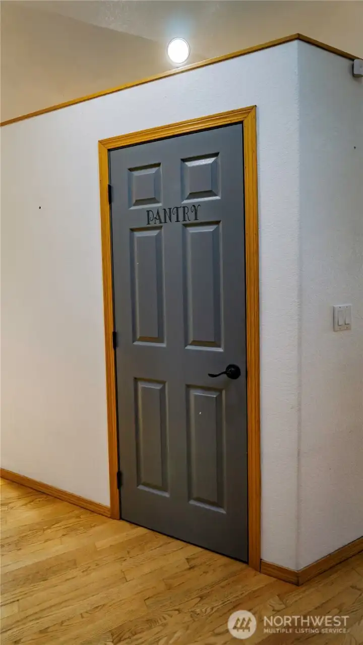 KITCHEN PANTRY