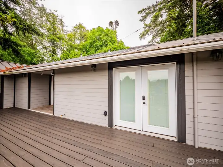 HARDI PLANK SIDING...PLUMBED FOR YOUR GAS BBQ