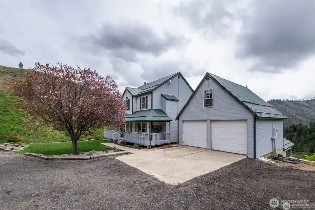 House with attached garage and upstairs loft