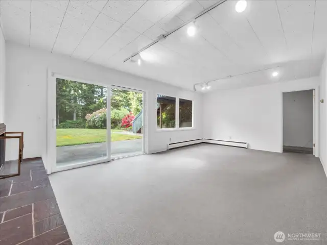 Downstairs bonus room not virtually staged.