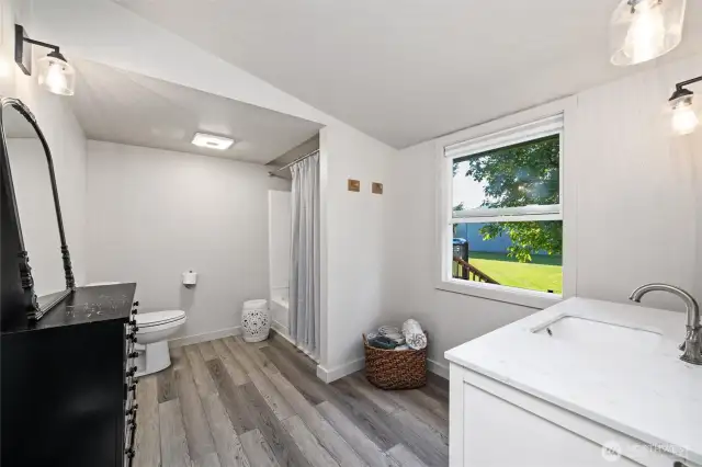 Updated primary en-suite bathroom