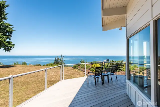 700 sq ft of deck make indoor/outdoor living seamless and offers a wonderful place for an evening meal!
