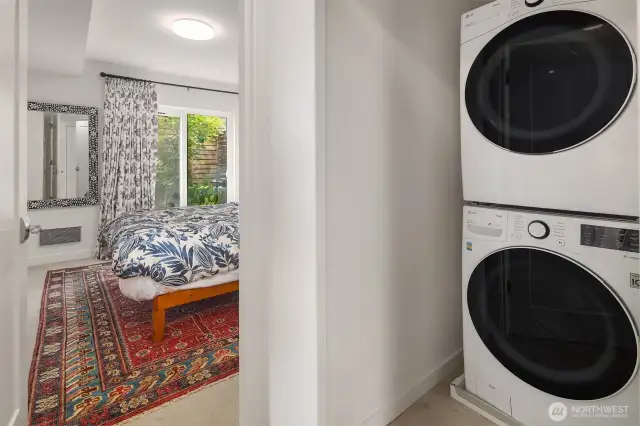 Convenient in-unit washer and dryer.
