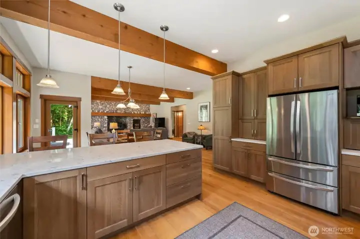 So much storage in this kitchen and eating bar to entertain.