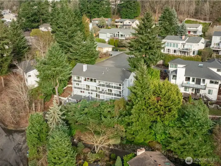 Access to the home from both the upper street and lower street