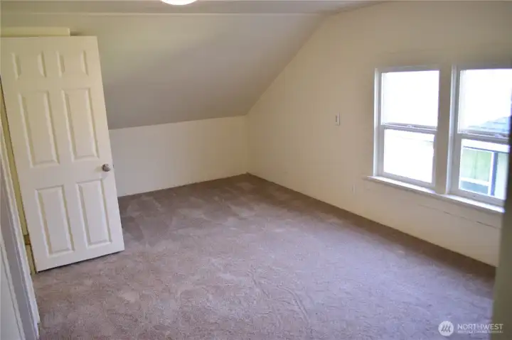 Upstairs Bedroom 2