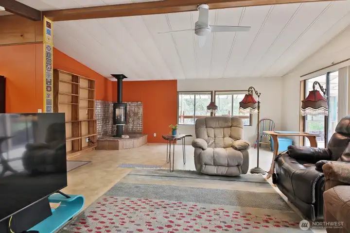 Very spacious room for multi-use.