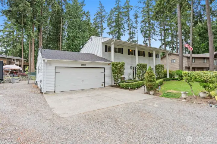 Attached 2 Car Garage
