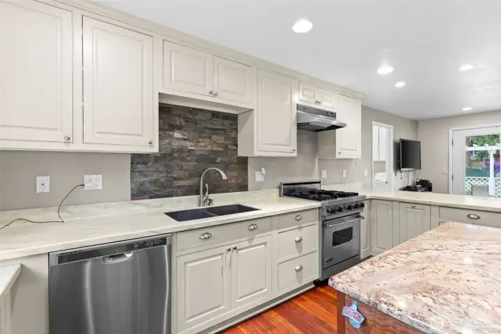 Kitchen W/ Viking Stove